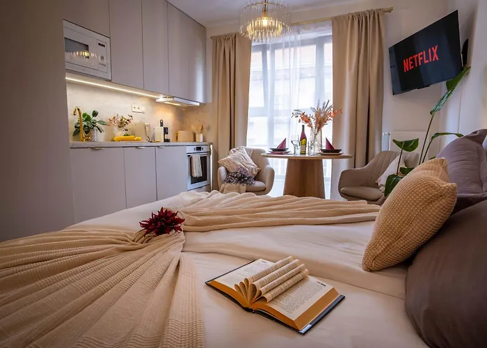 The Bakery N405, Gym & Netflix Apartment *